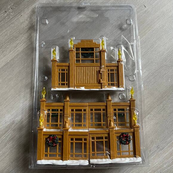 Lemax No. 97528 2004 Trash Bandits Raccoons Figurine and Archway Fence Set - Picture 10 of 10